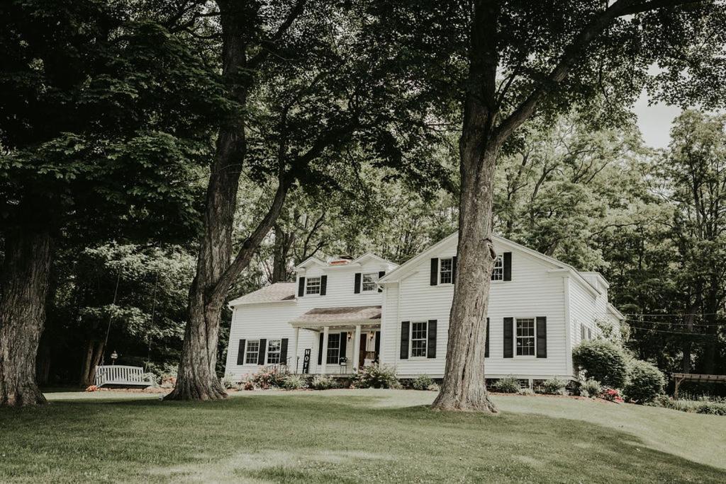 The Bond 1835 Hotel Skaneateles Exterior foto